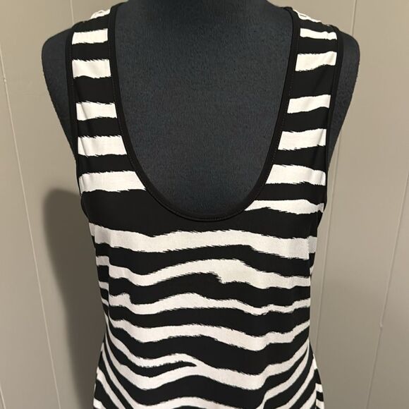 Calvin Klein black/white zebra stripe stretch racerback maxi. Size 12. - Picture 2 of 6